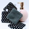 lingettes-noir-a-pois-blancs-