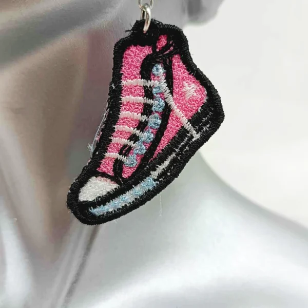 Boucles d'oreilles Lace Sneakers – Image 3