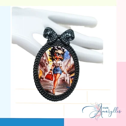 Broche pin-up – Escapade élégante