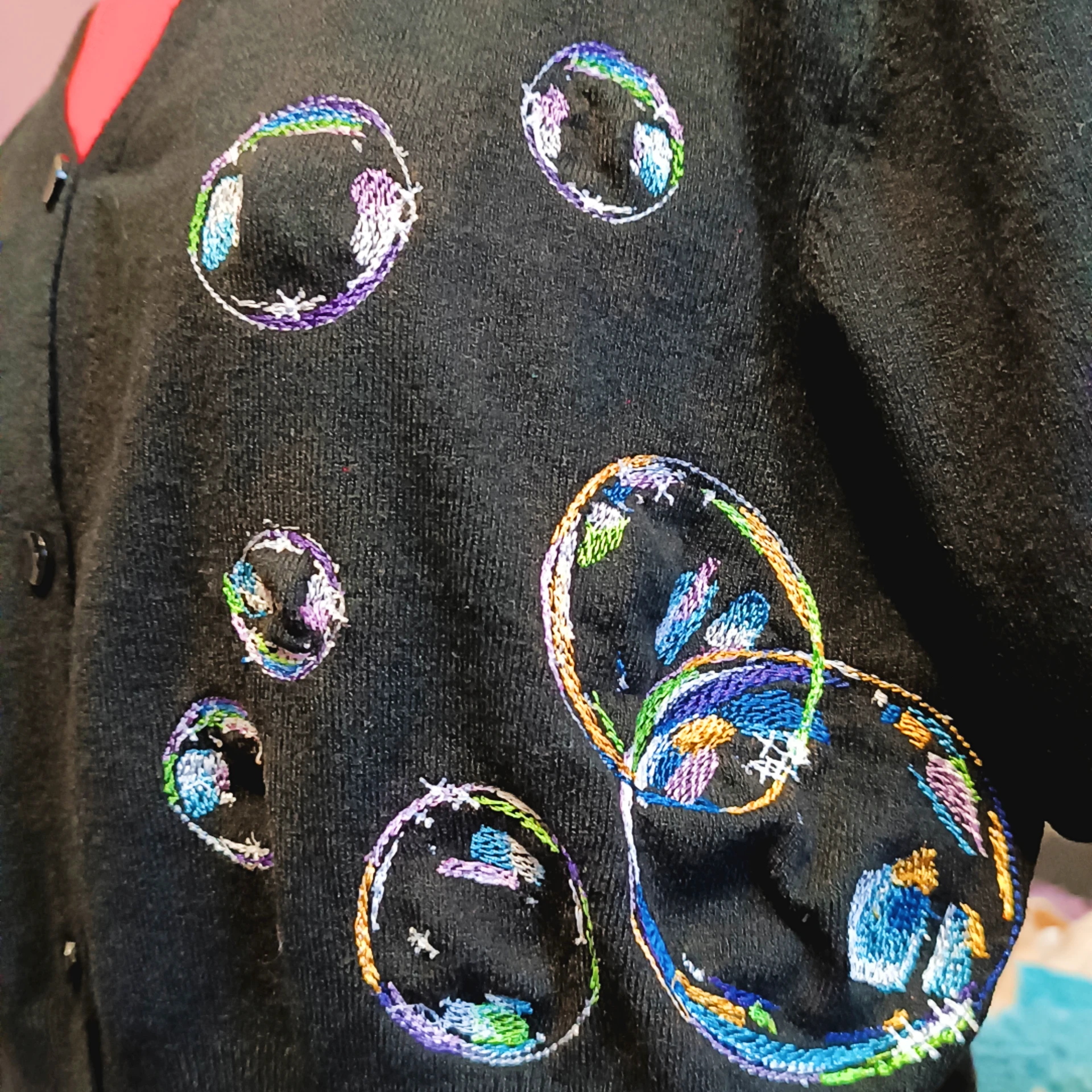 Cardigan Bulles Rétro – Image 3