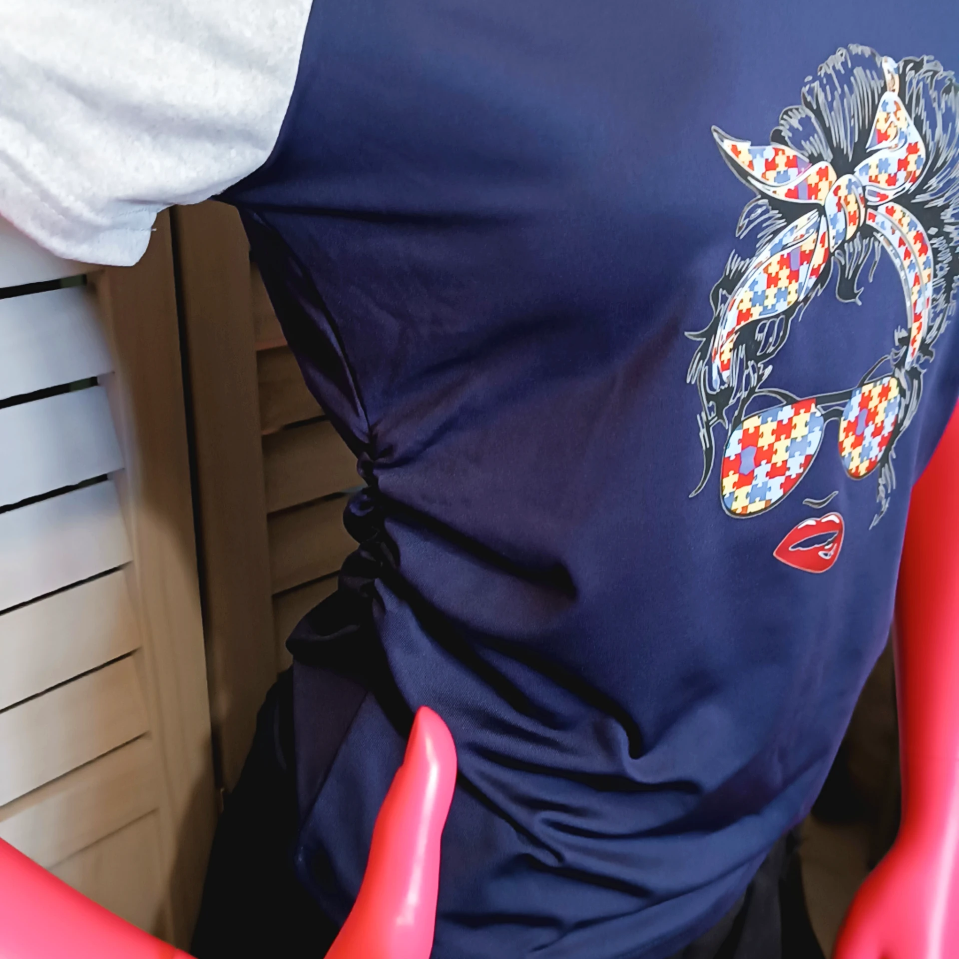 T-shirt Pin-Up Puzzle – Image 4