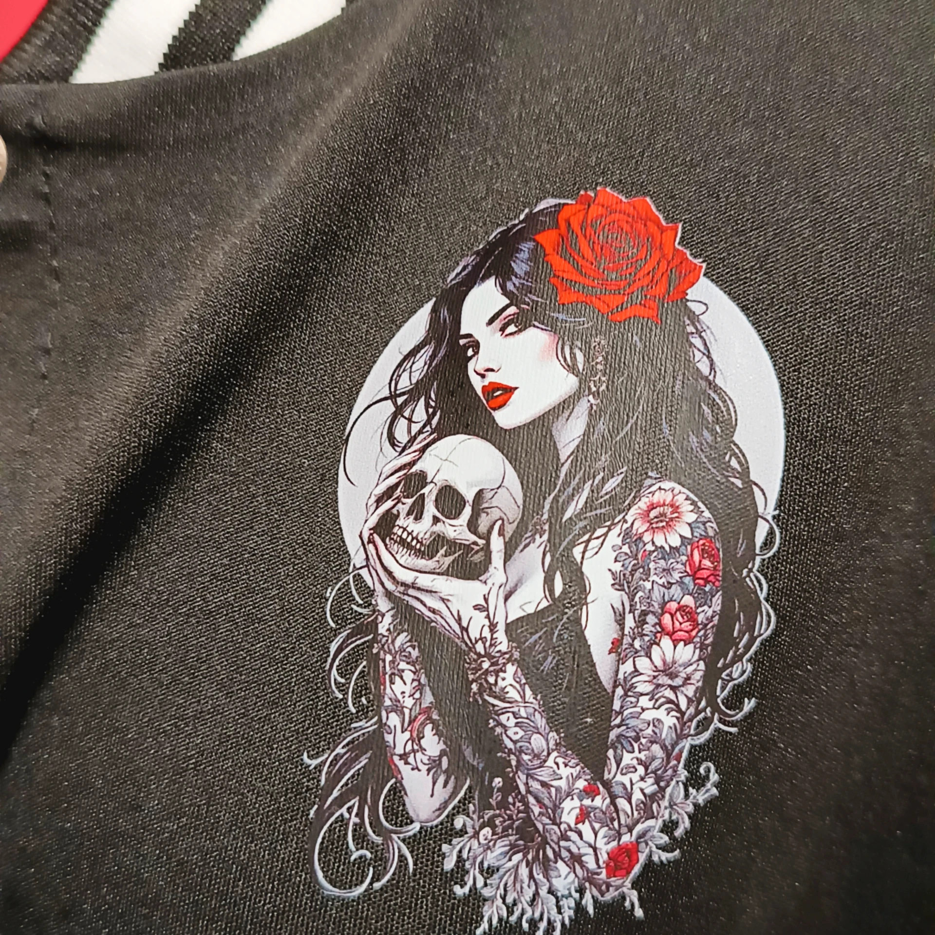 Veste Teddy Pin-Up Gothique – Image 4